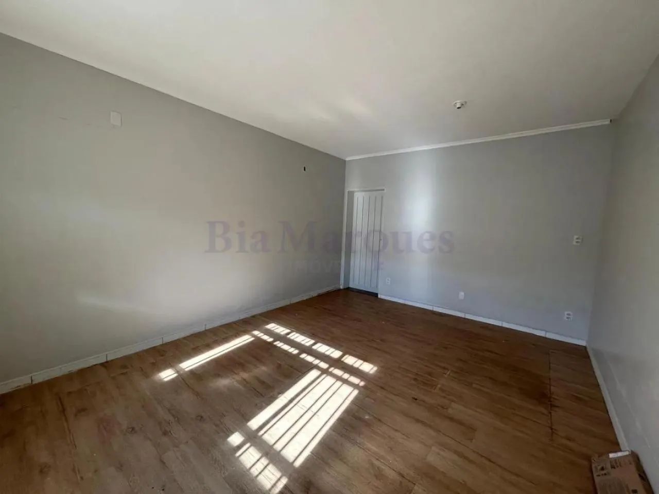 Imovel comercial com 4 salas e 4 banheiros à Venda, 298 m²