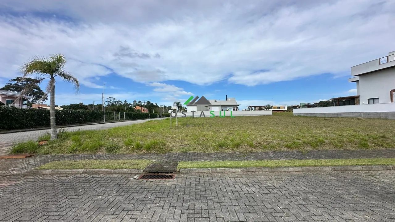 Lote 600m² à Venda no Residencial Hookipa  Imbituba