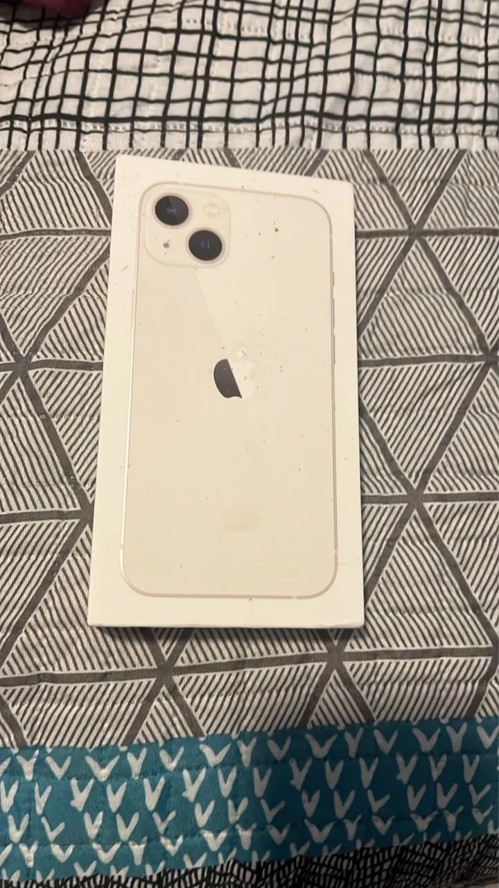Vendo ou troco iPhone 13 de 256GB branco