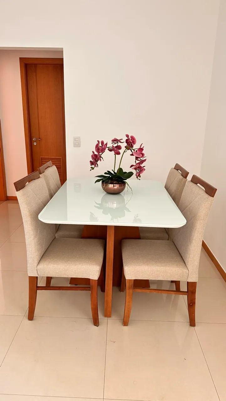 Conjunto mesa (1,20 X 90)  com 4 cadeiras 
