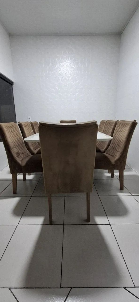 Vendo mesa de 8 cadeiras  - Foto 2