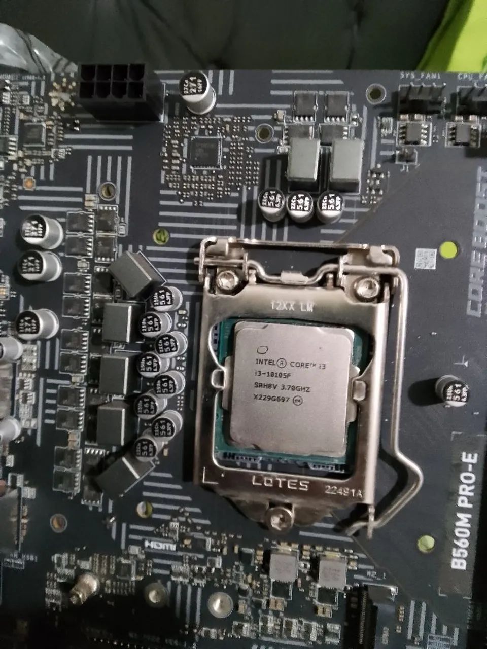 Kit Intel i3 10105F+MSI B560M PRO-e, e Fonte Mancer 500W 80 Plus.