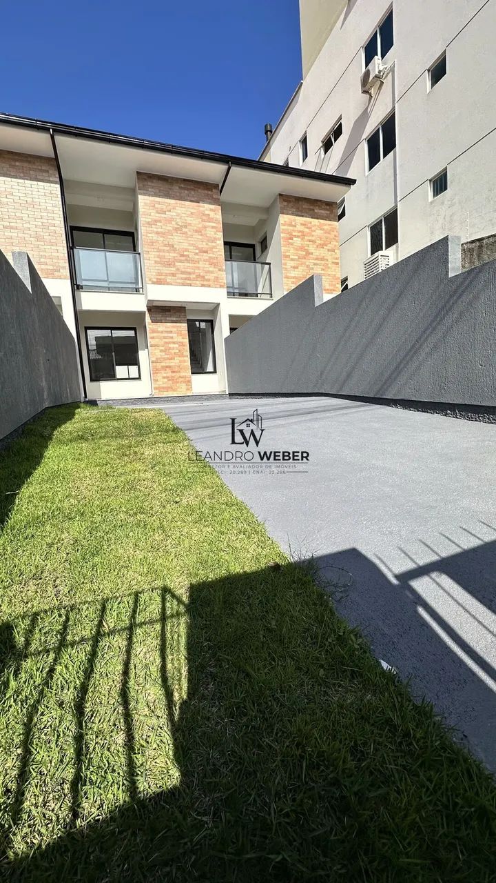 Sobrado com 2 Suítes - Areias - São José - SC