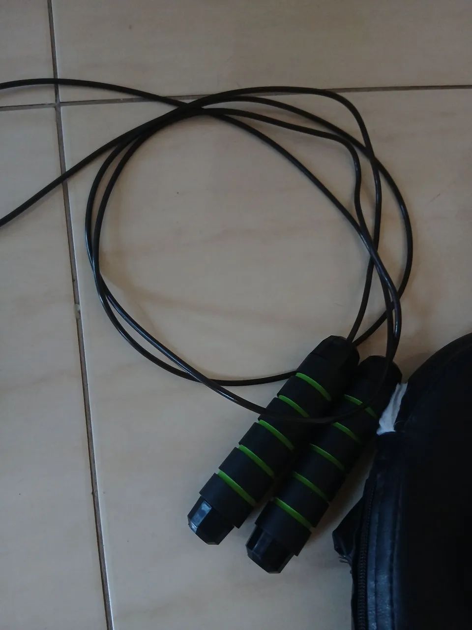 PARA DE MANOPLAS E CORDA DE PULAR - Foto 3