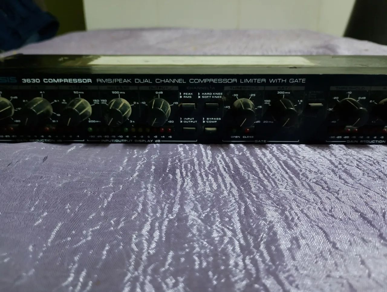 Compressor Alesis 3630