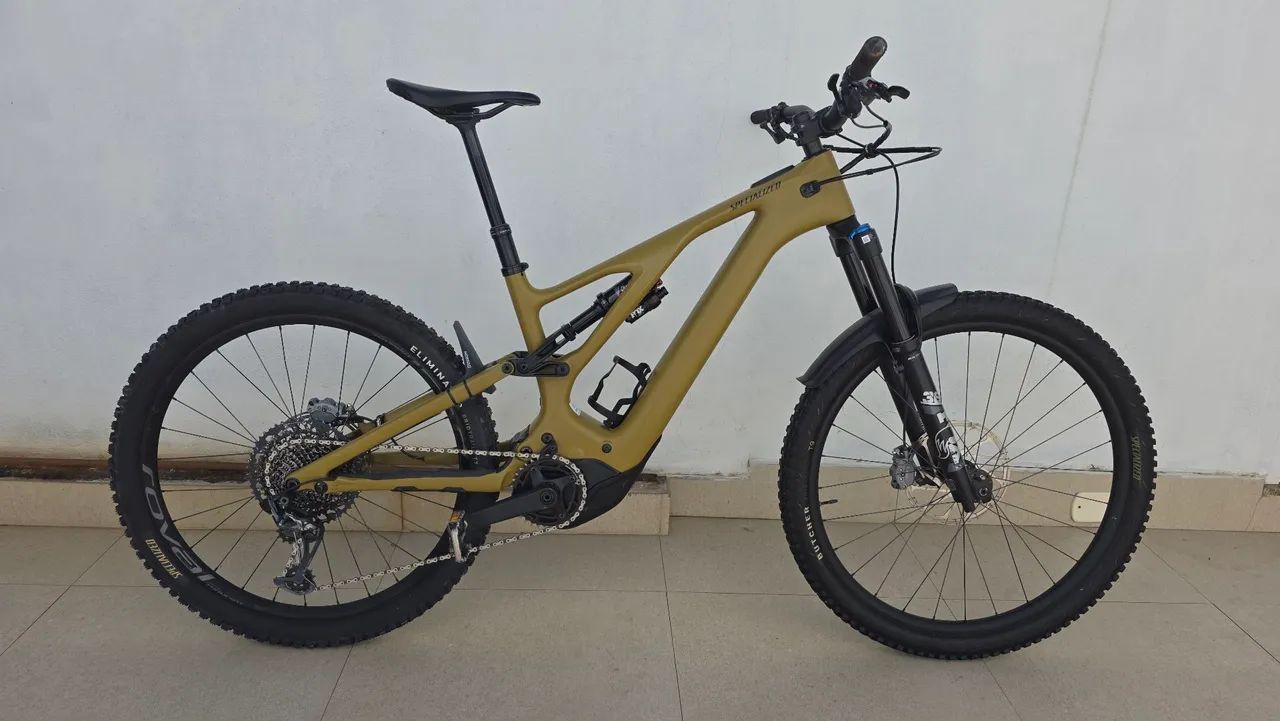 E-Bike Specialized Levo Carbon 2025