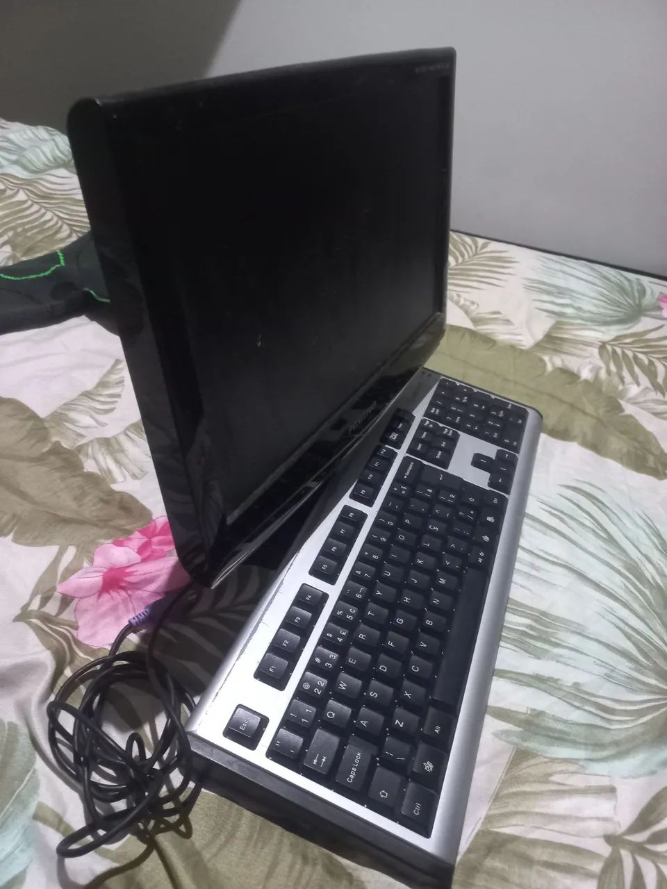 Monitor e teclado positivo  - Foto 5