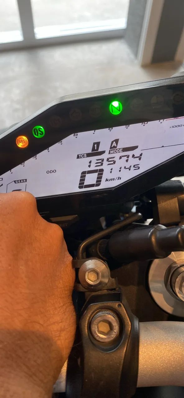Yamaha MT09 - Foto 5