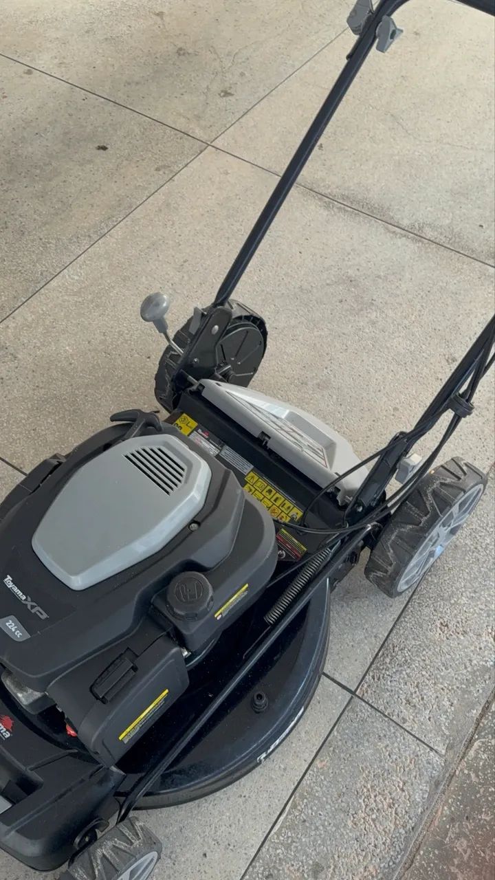 Máquina de cortar Grama Gasolina 4T Toyama 225cv - Foto 6