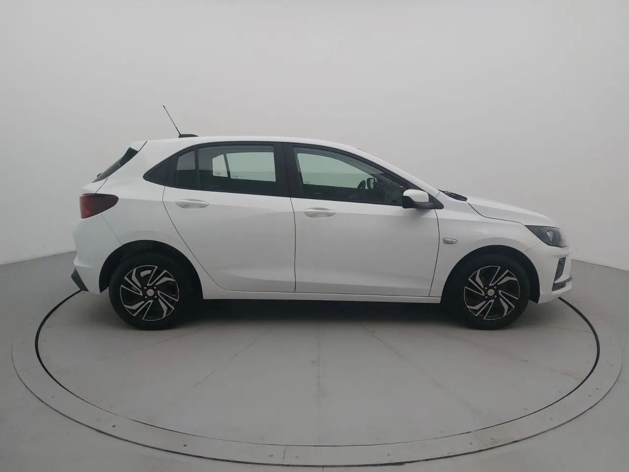 Chevrolet Onix Hatch 1.0 12V Flex Mec. 4P, foto 6 de 18