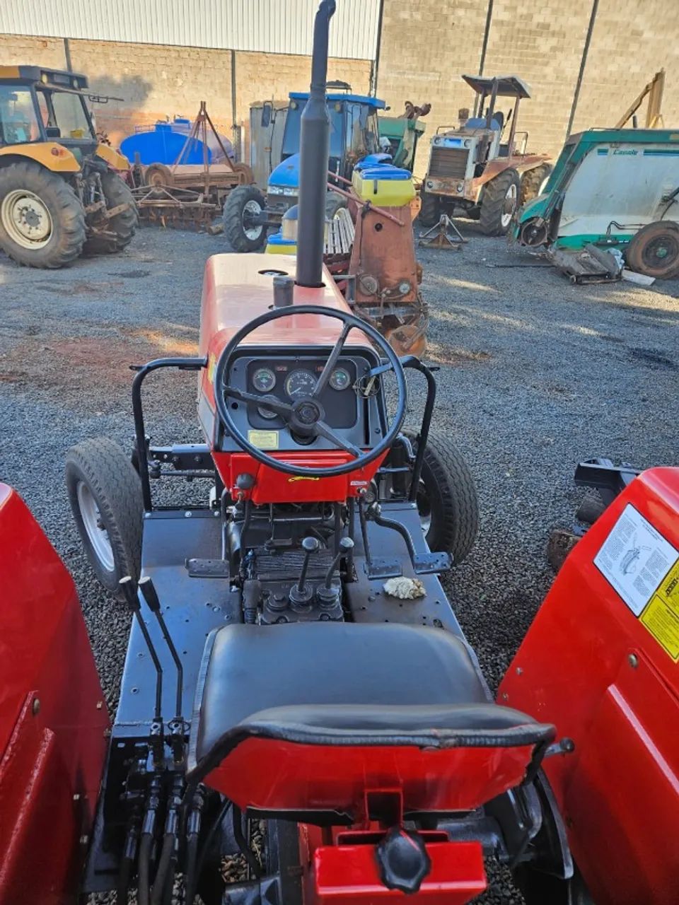 Trator MF 265 com redutor - Foto 3