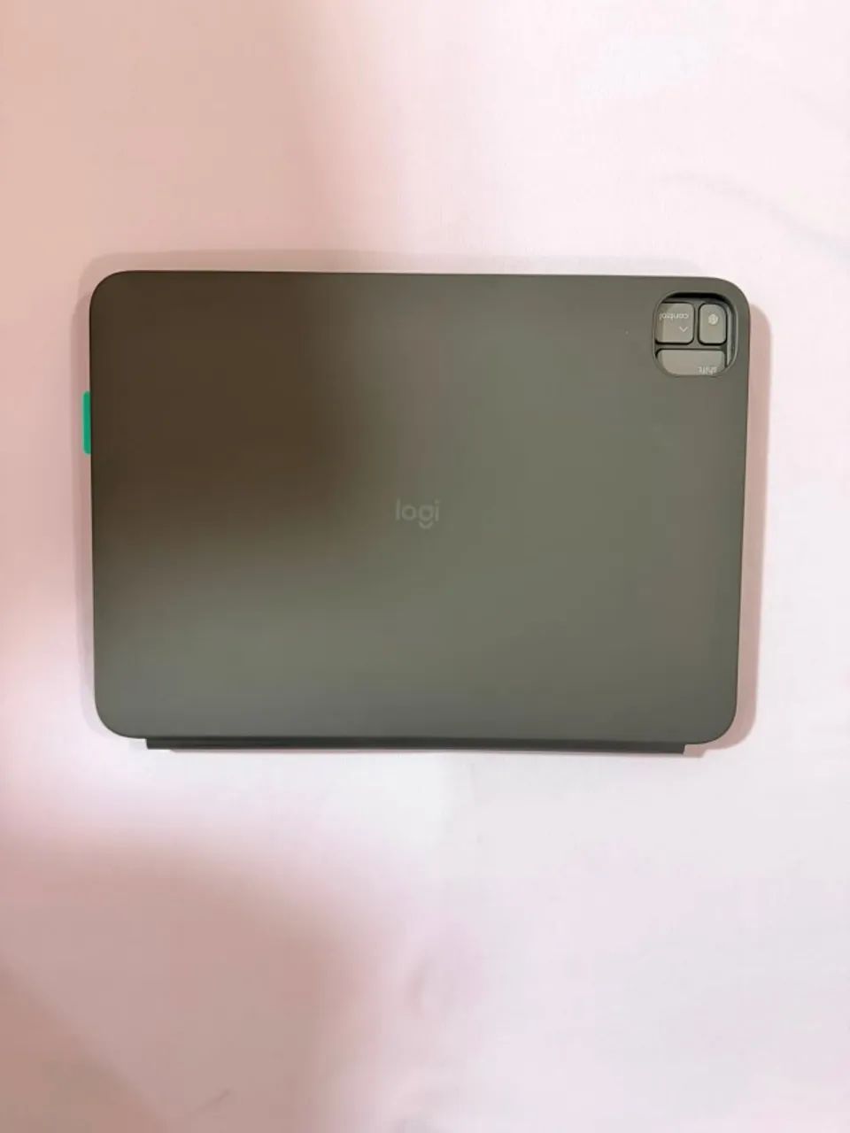 Capa com Teclado Logitech Flip Folio para iPad Pro 11", iPad Air 11" - Foto 5