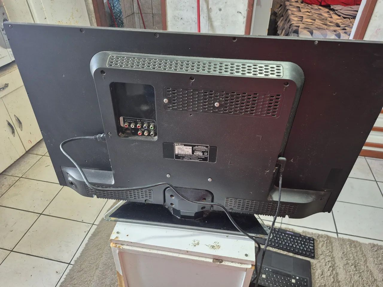 Tv 32 não e smart e notebook com a tela quebrada  - Foto 2
