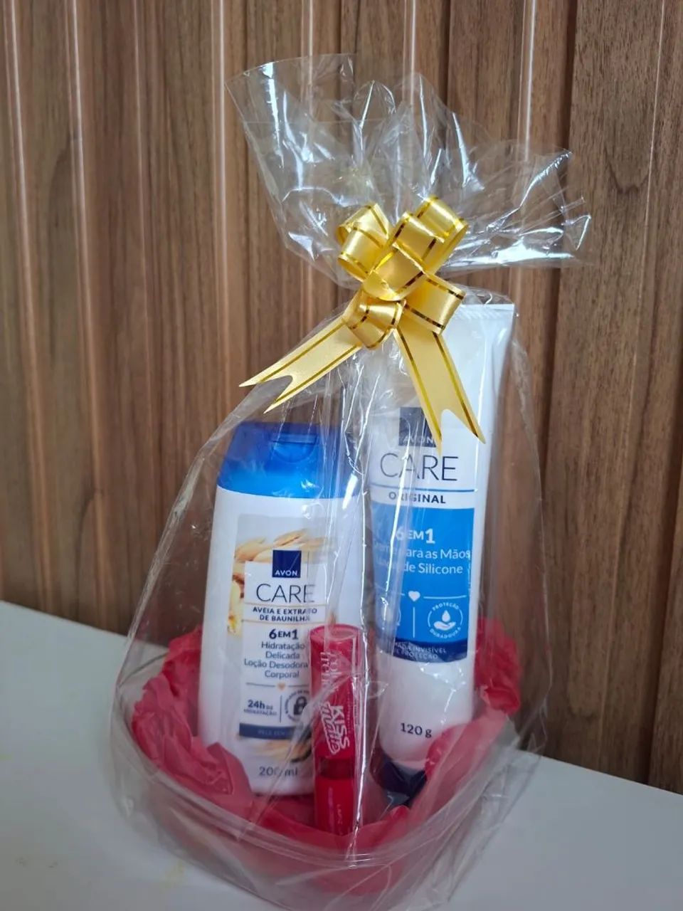 Avon Care kit Hidratante, Batom e Creme para as Mãos 