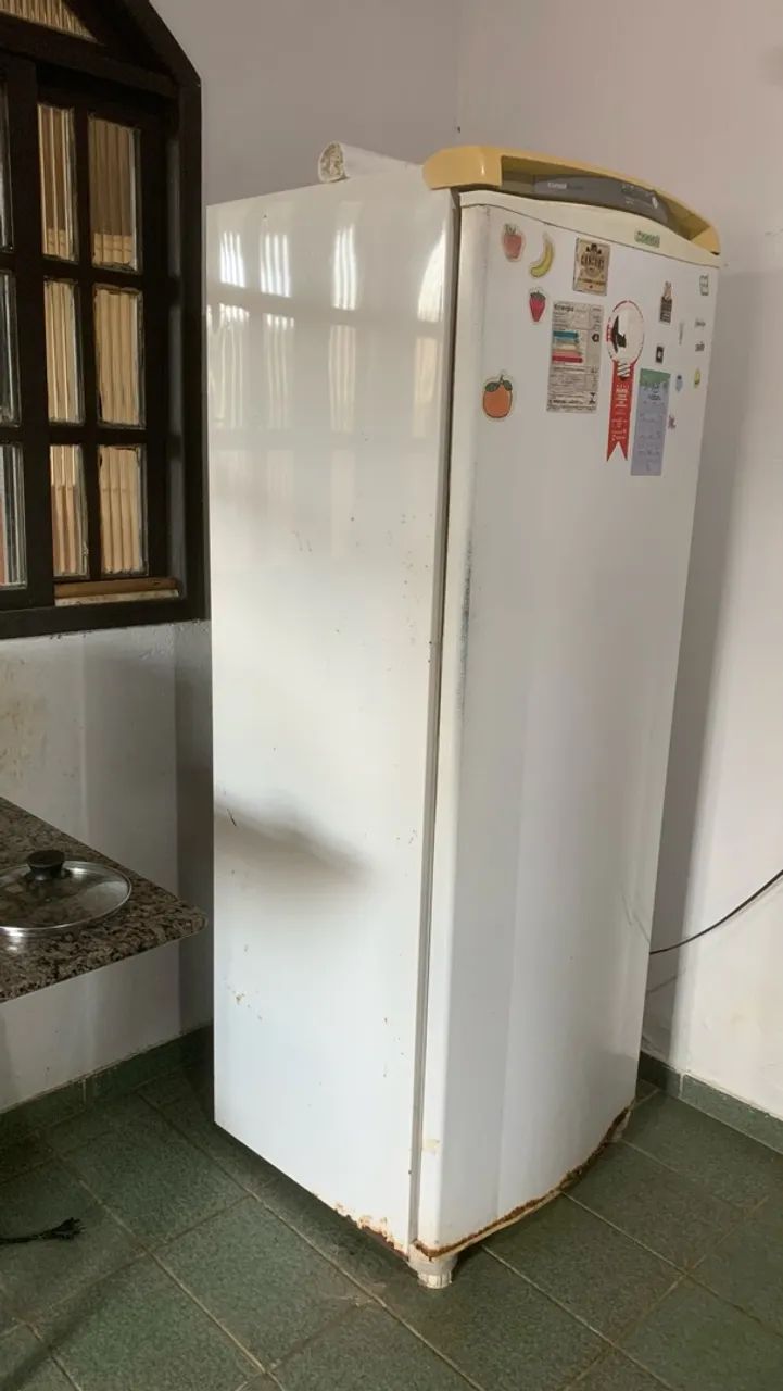 Geladeira com freezer - Foto 2