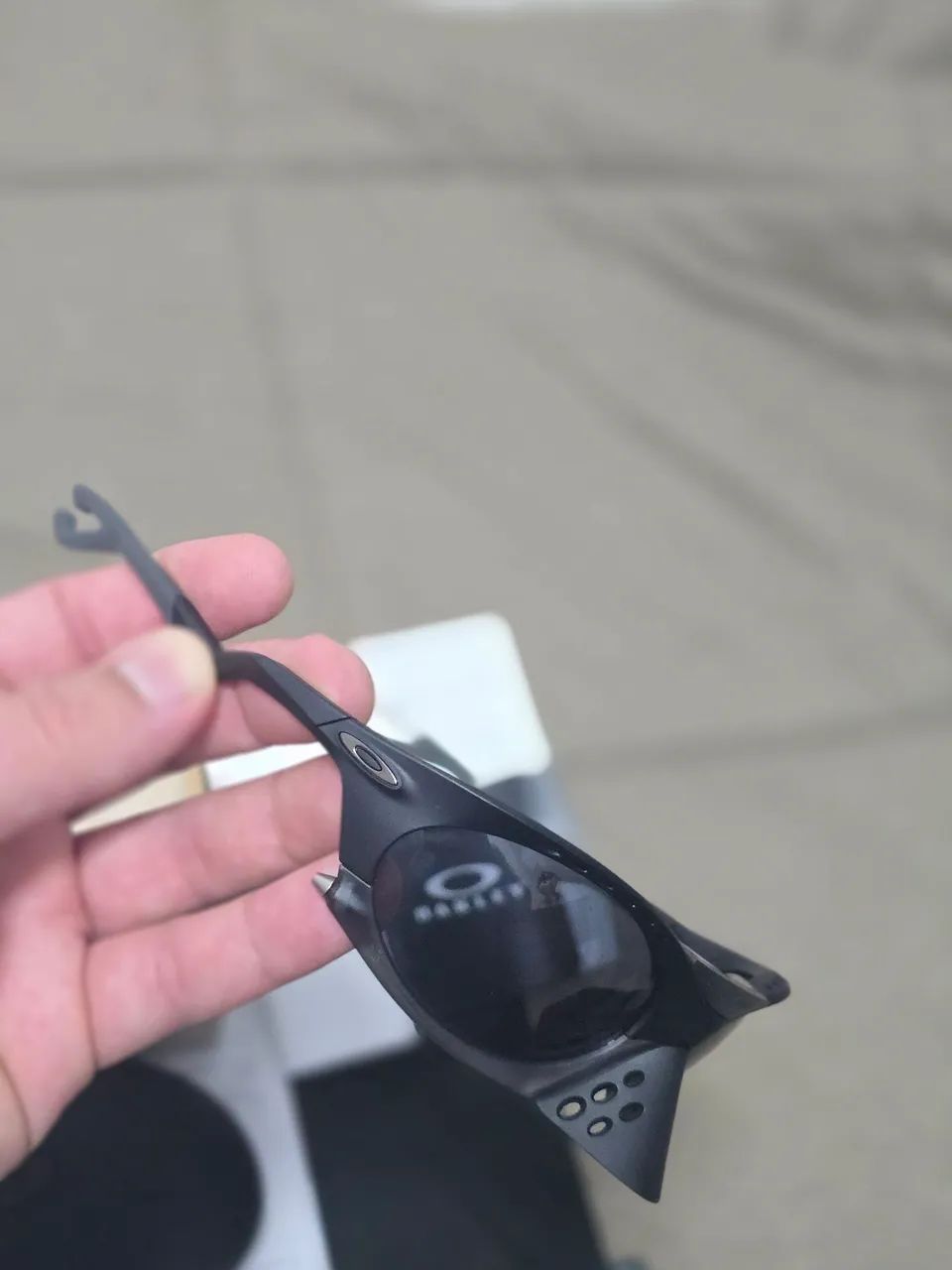 Óculos Oakley Plantaris Matte Black Prizm Grey  - Foto 4