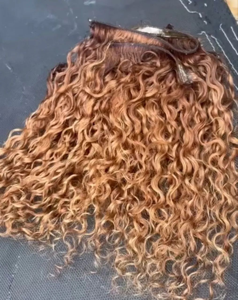 Cabelo cacheado humano 
