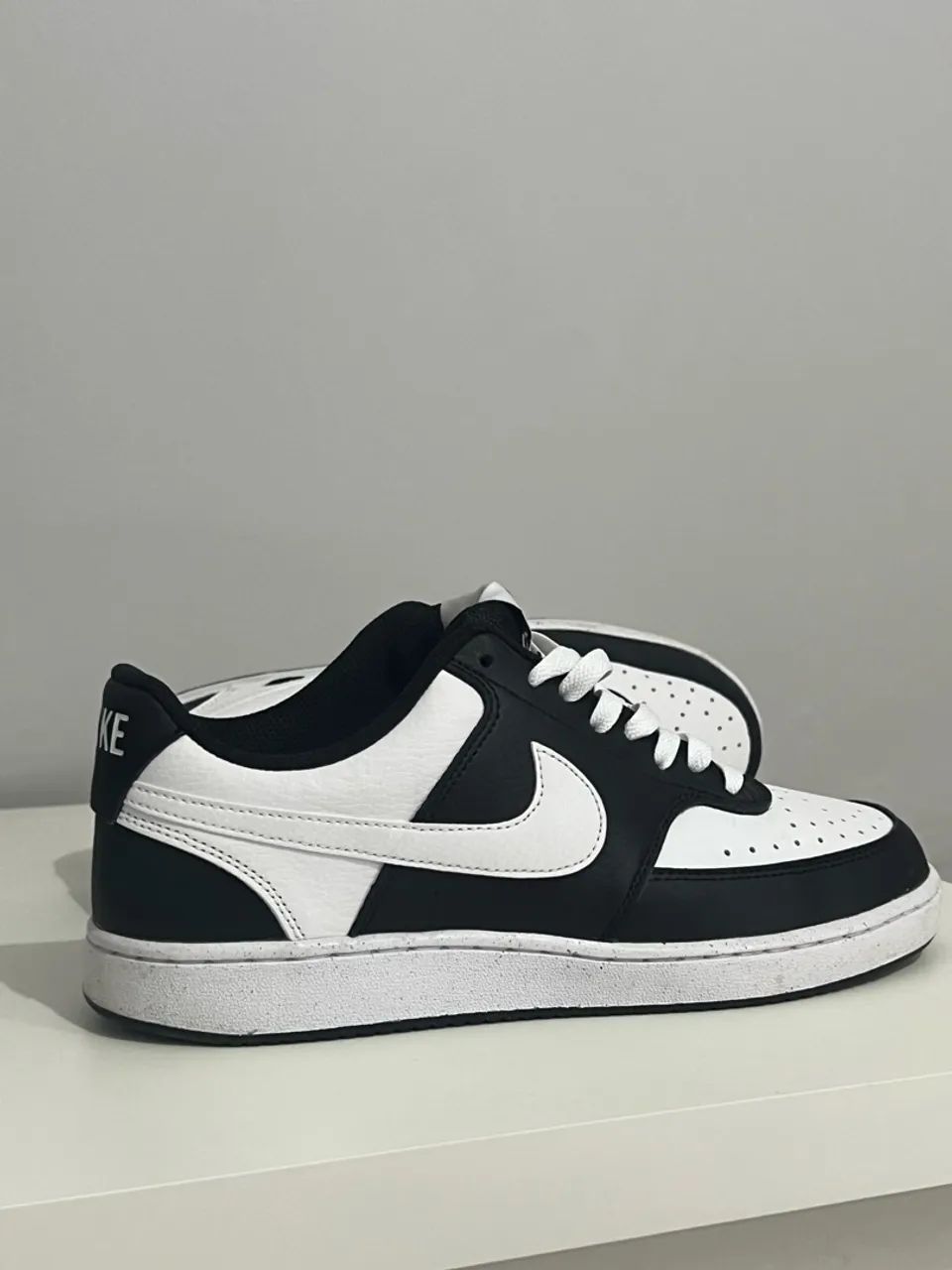 Tenis nike court vison low