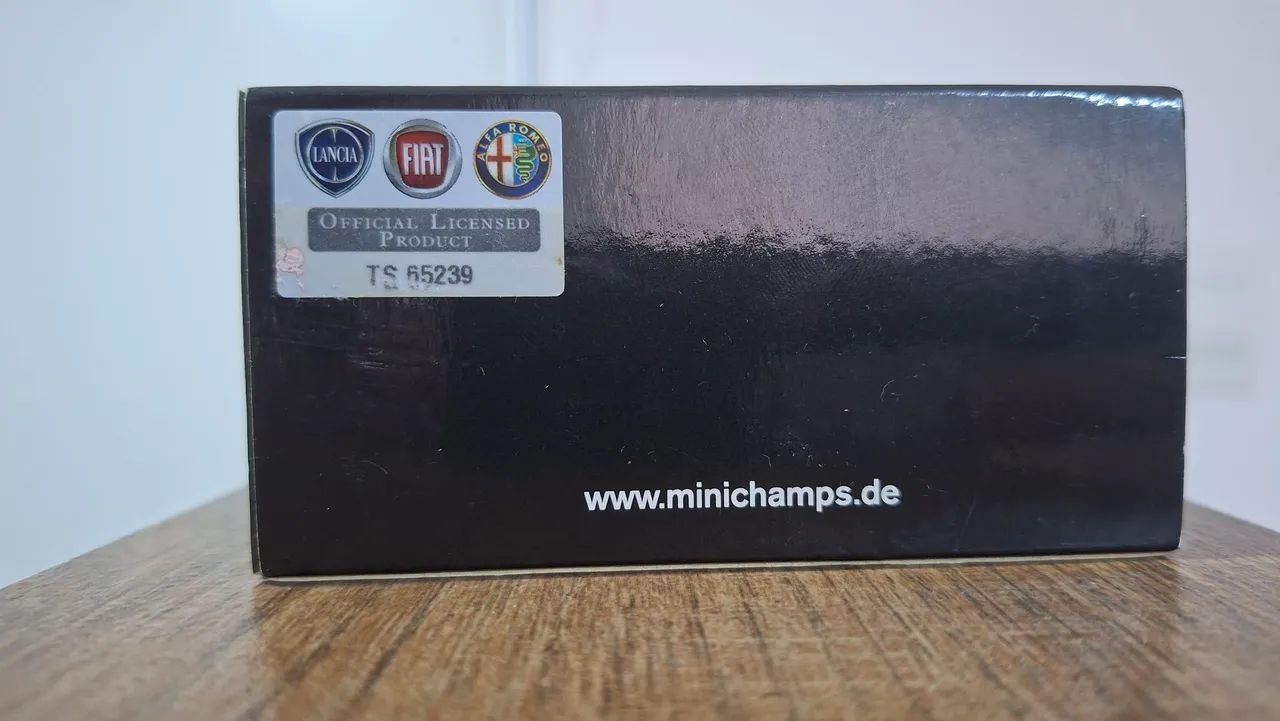 Minichamps Fiat 500 1:64 Red - Foto 4