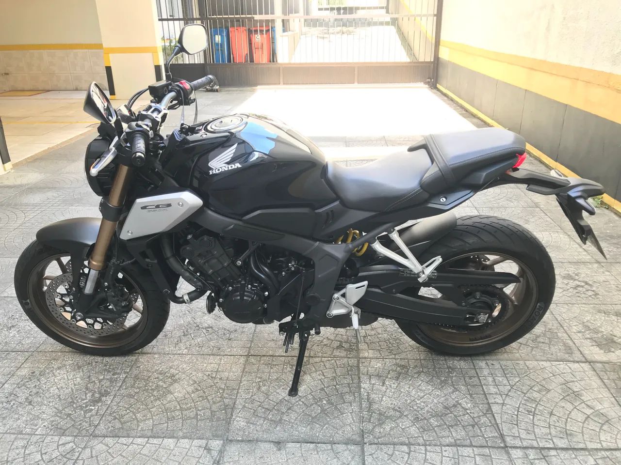 Cb 650R 2021  - Foto 2