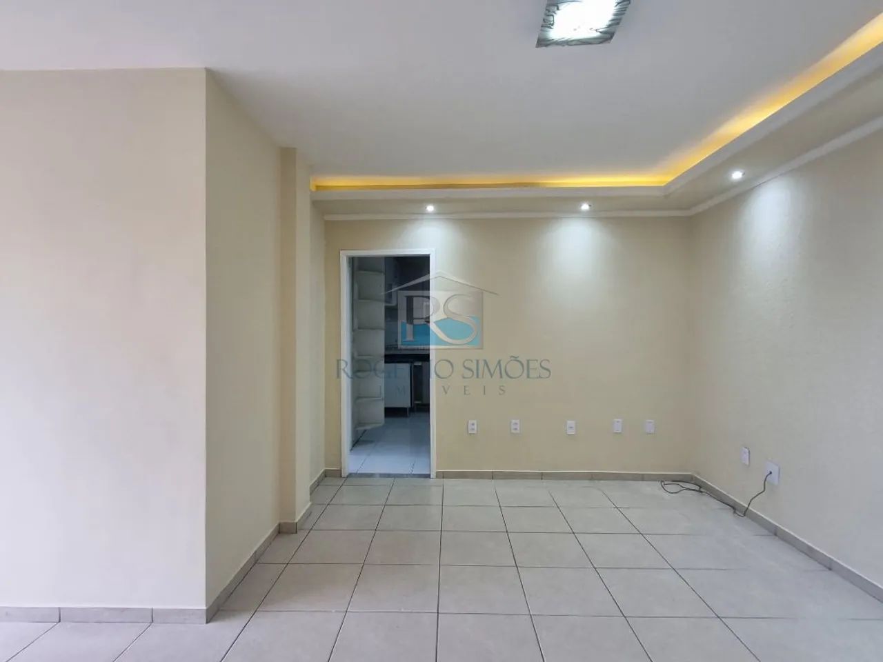 Ótimo apartamento 2 quartos - Centro de Macaé, próximo a comércio em geral - Foto 3
