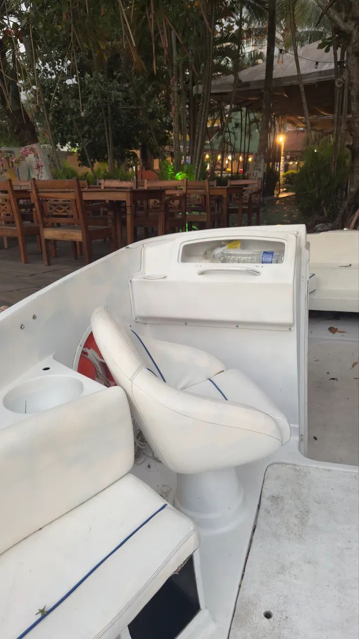 Lancha 26 pés com motor Yamaha 250hp - Foto 4