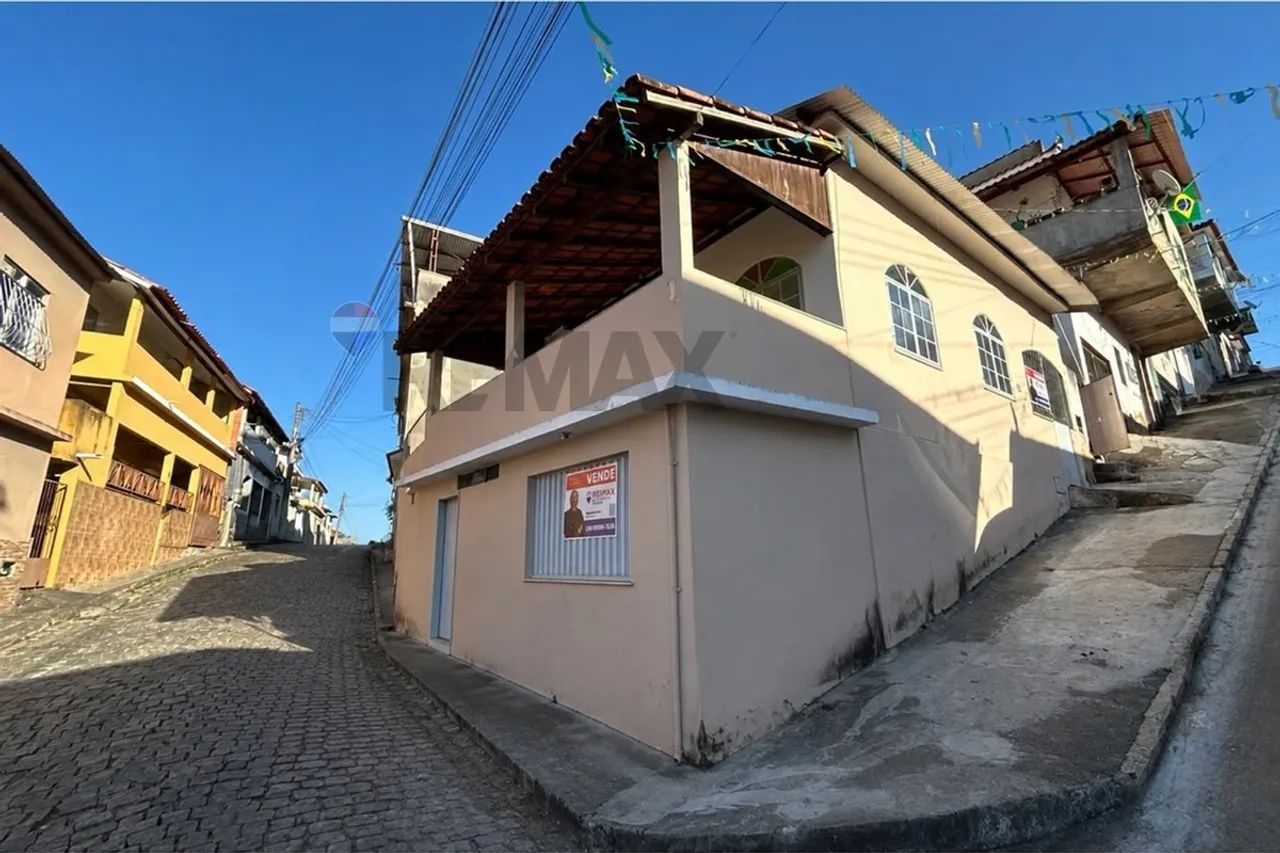 Casa com Ponto Comercial no Centro de São José do Calçado