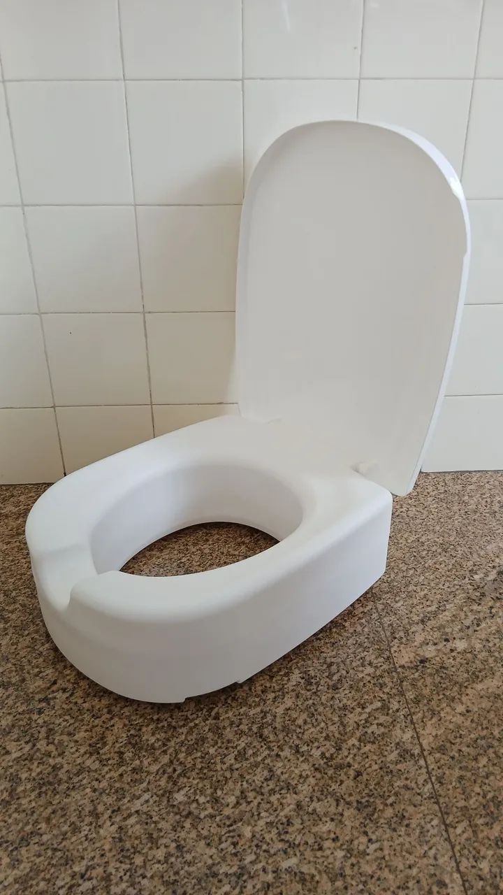 Assento sanitário quadra retangular MEBUKI. 