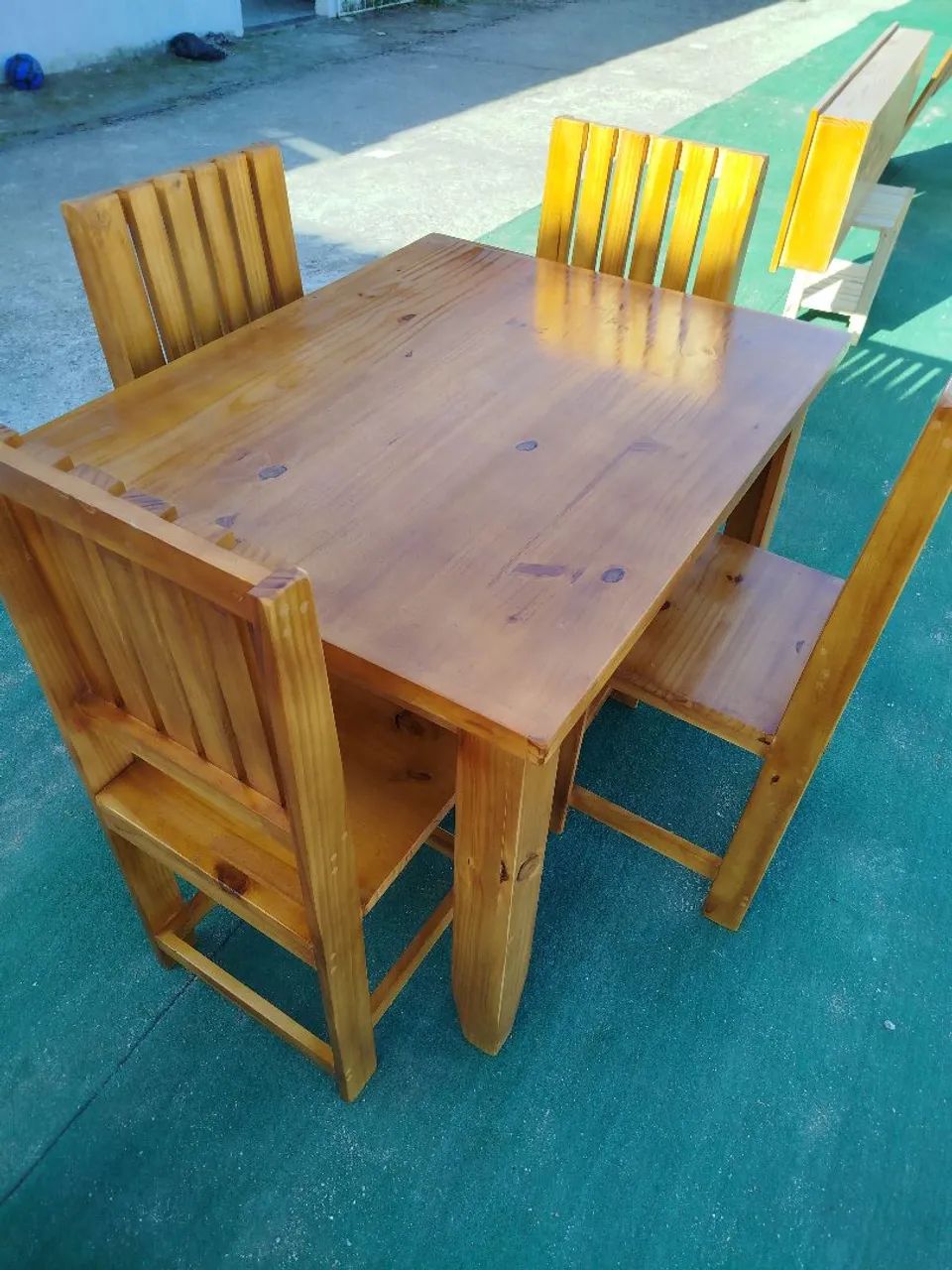 Conjunto de mesa e 4 cadeiras  - Foto 3