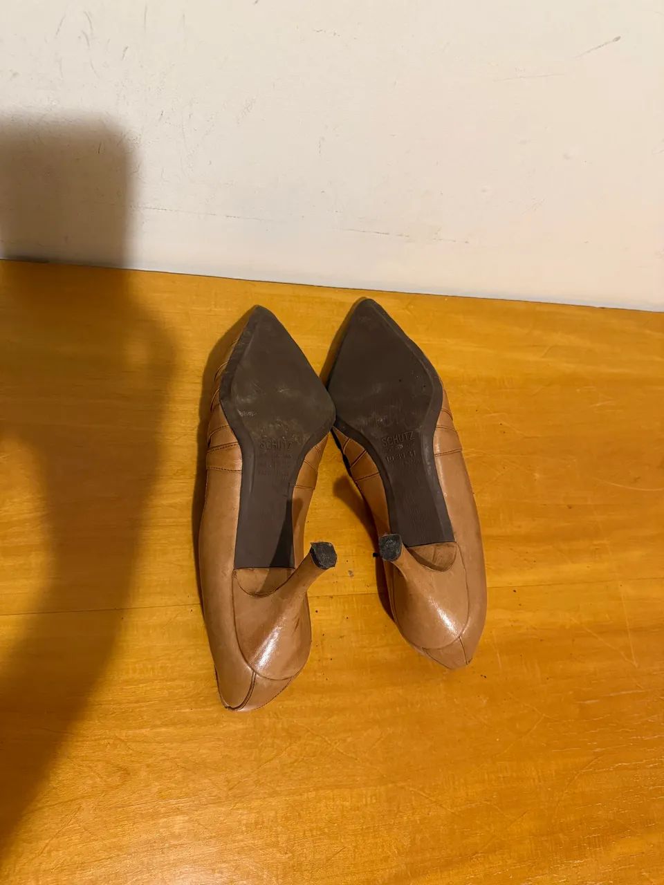 Scarpin Schultz em couro bege 39 - Foto 4