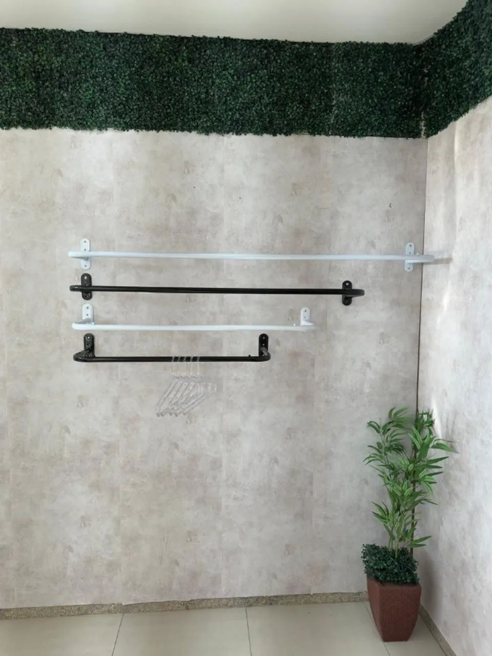 ARARA DE PAREDE