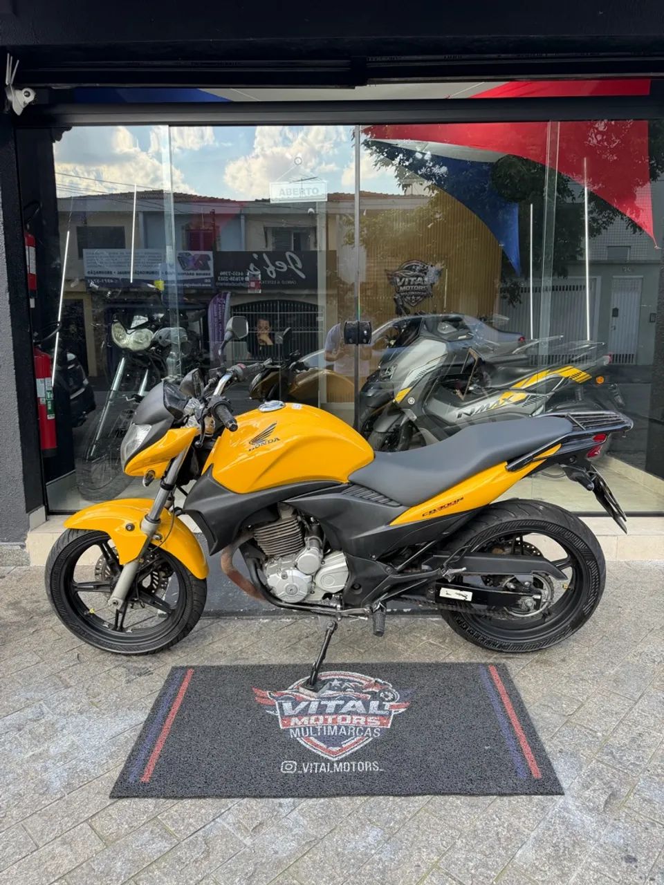 CB 300 - Foto 2