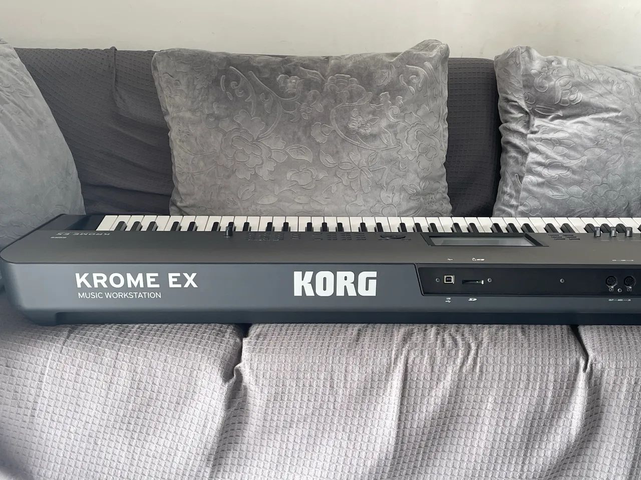 Teclado Korg krome EX - Foto 5