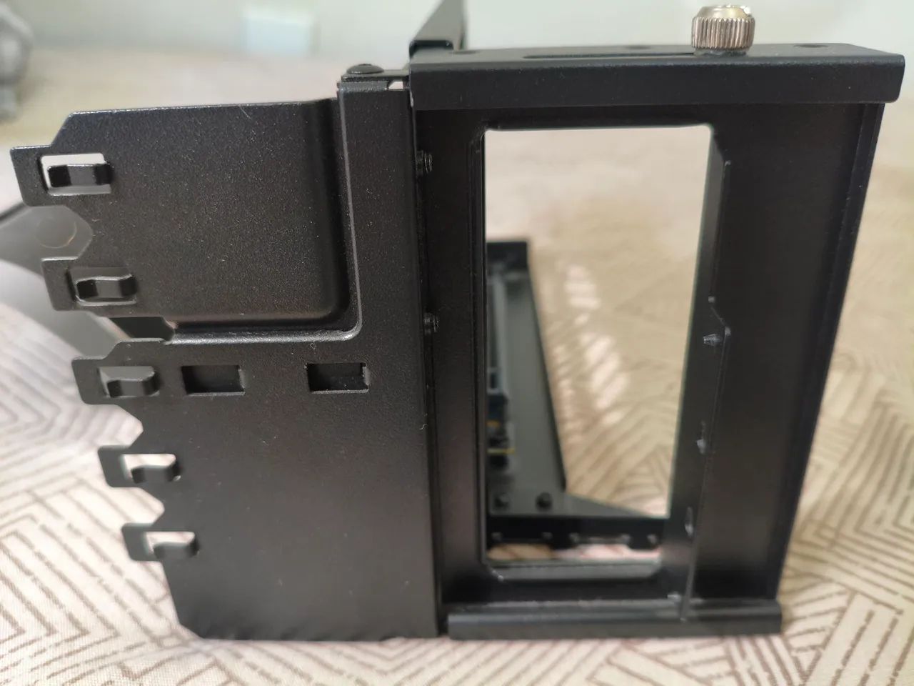Suporte Vertical Cooler Master MasterAccessory V3 + Cabo Riser PCIe 4.0 - Excelente Estado - Foto 2