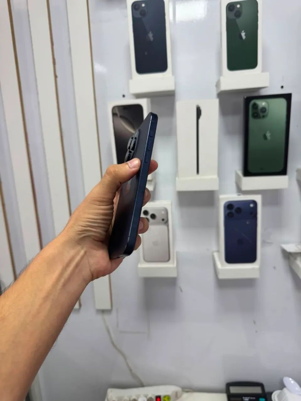 iPhone 15 Pro Max - 256Gb<br>?4.299,99 - Foto 4