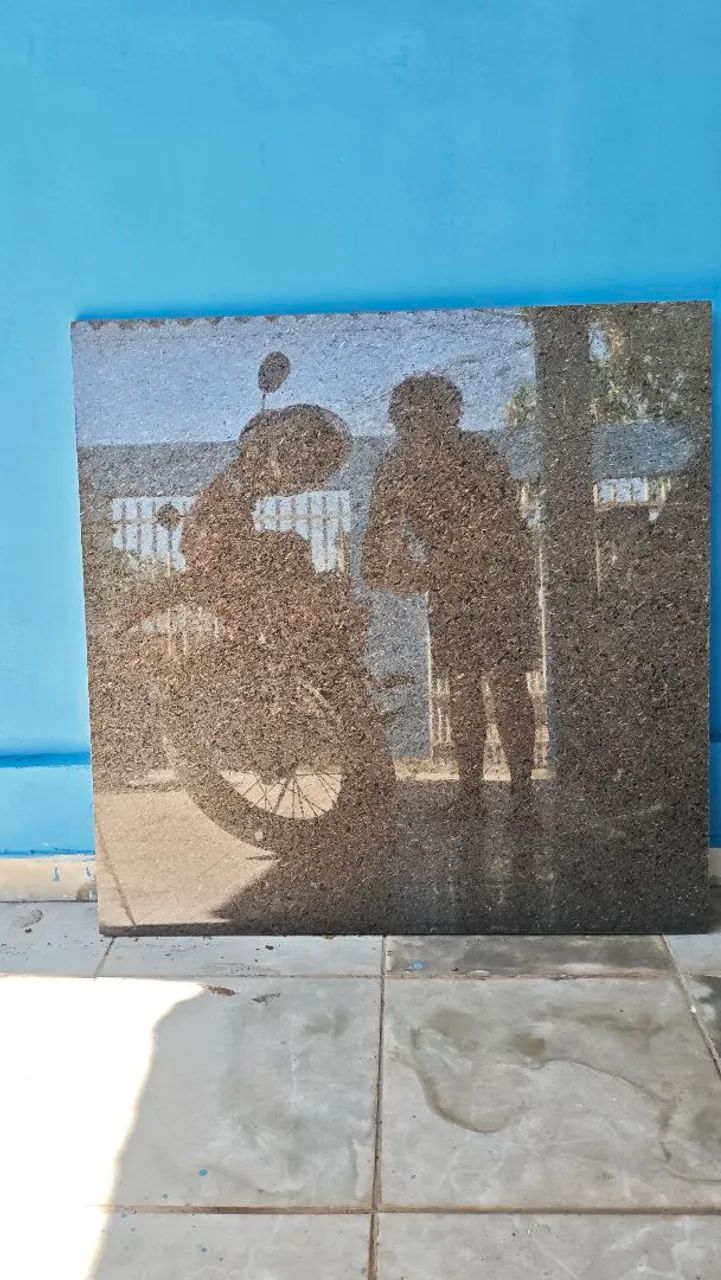 granito de cor escura  - Foto 2