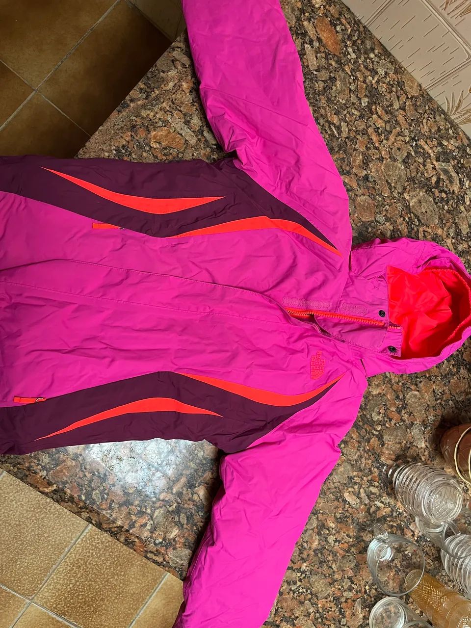 Jaqueta the north face HyVent 2 roxa e laranja  - Foto 5
