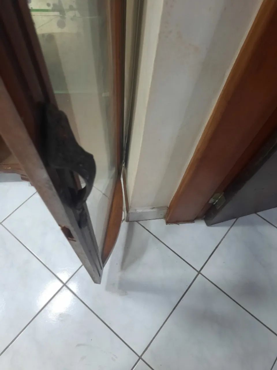 Cristaleira Antiga - Foto 2