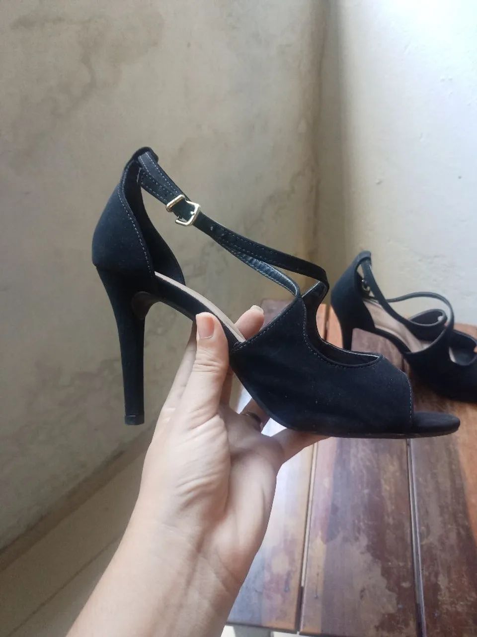Sandália preta Gabriela - Foto 2