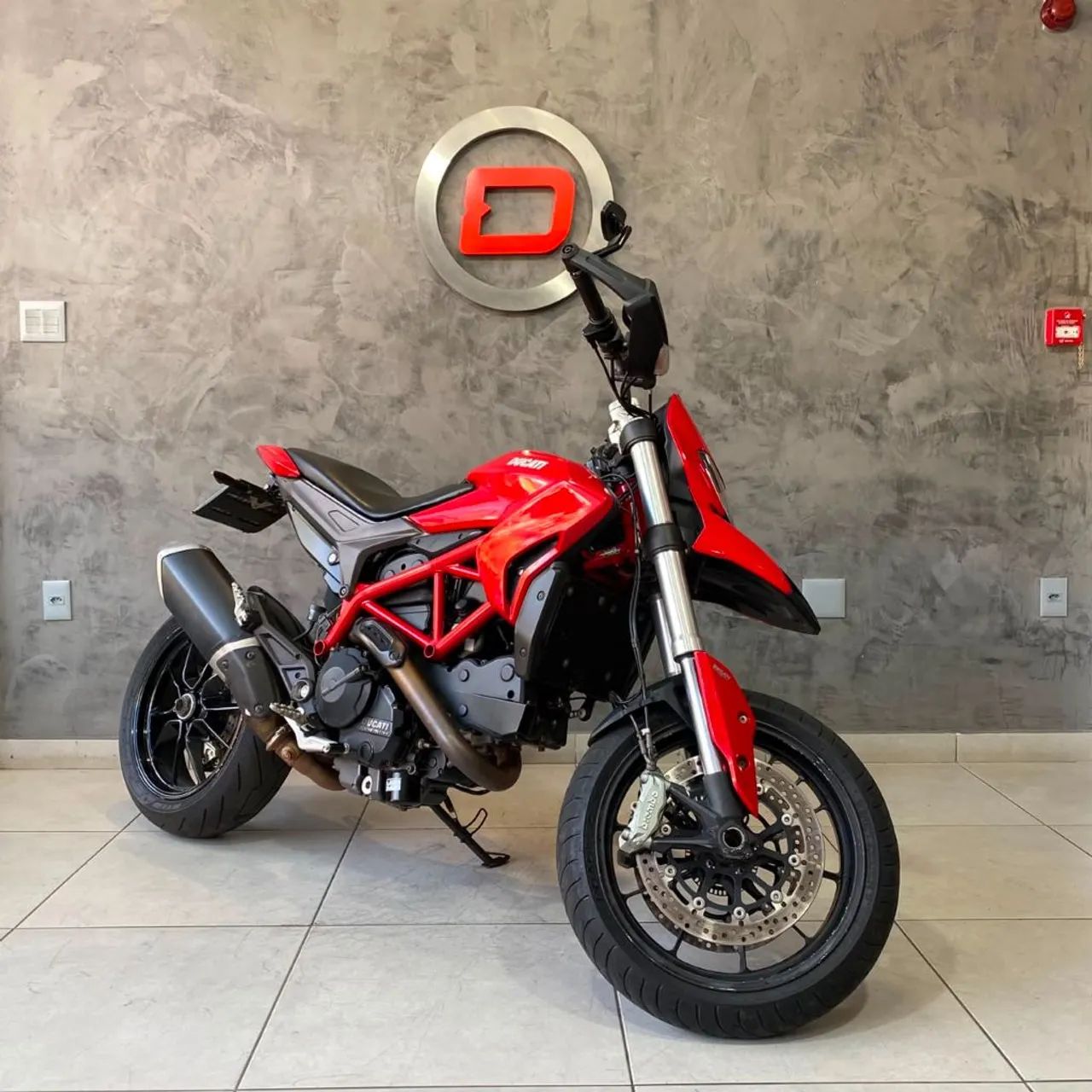 HYPERMOTARD 821 - Foto 3