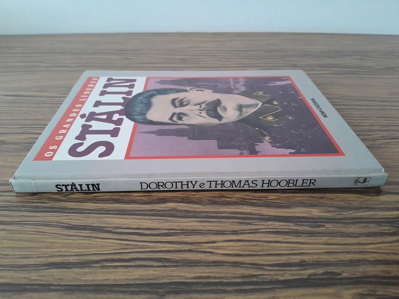Grandes Líderes - Stálin - Foto 3