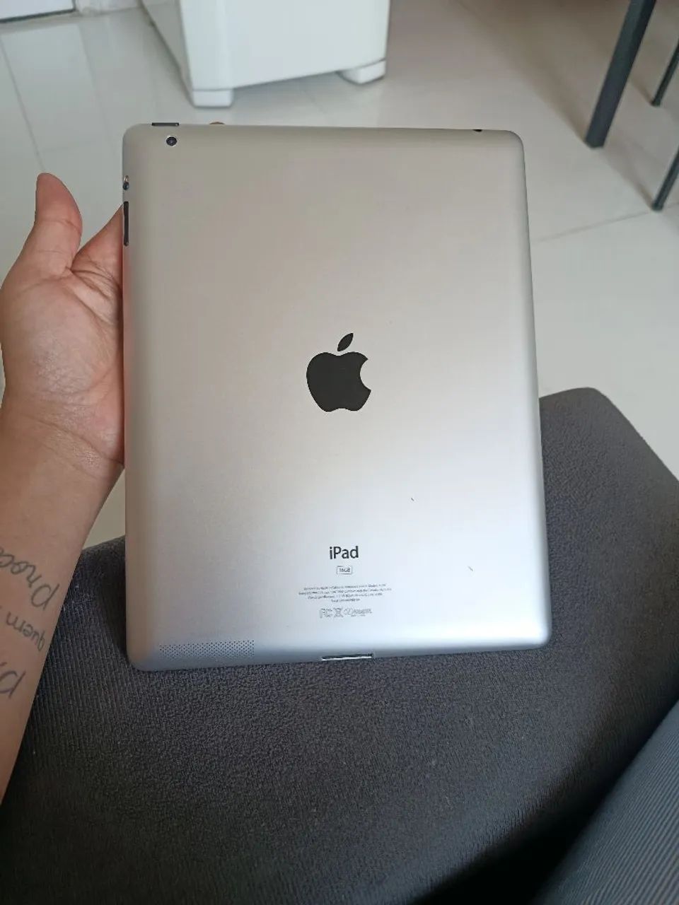iPad 2 com, modelo A1395 ,16 GB de armazenamento