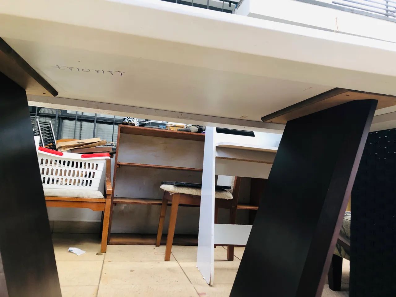Mesa de Jantar/Retângular Branca Laqueada com Base Madeira - 8 lugares - Foto 4