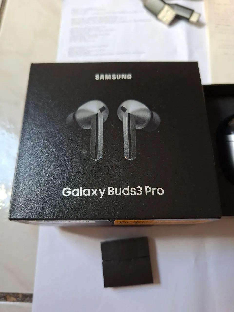 Galaxy Buds 3 Pro garantia até 2 de maio de 2027 e em estado impecável.