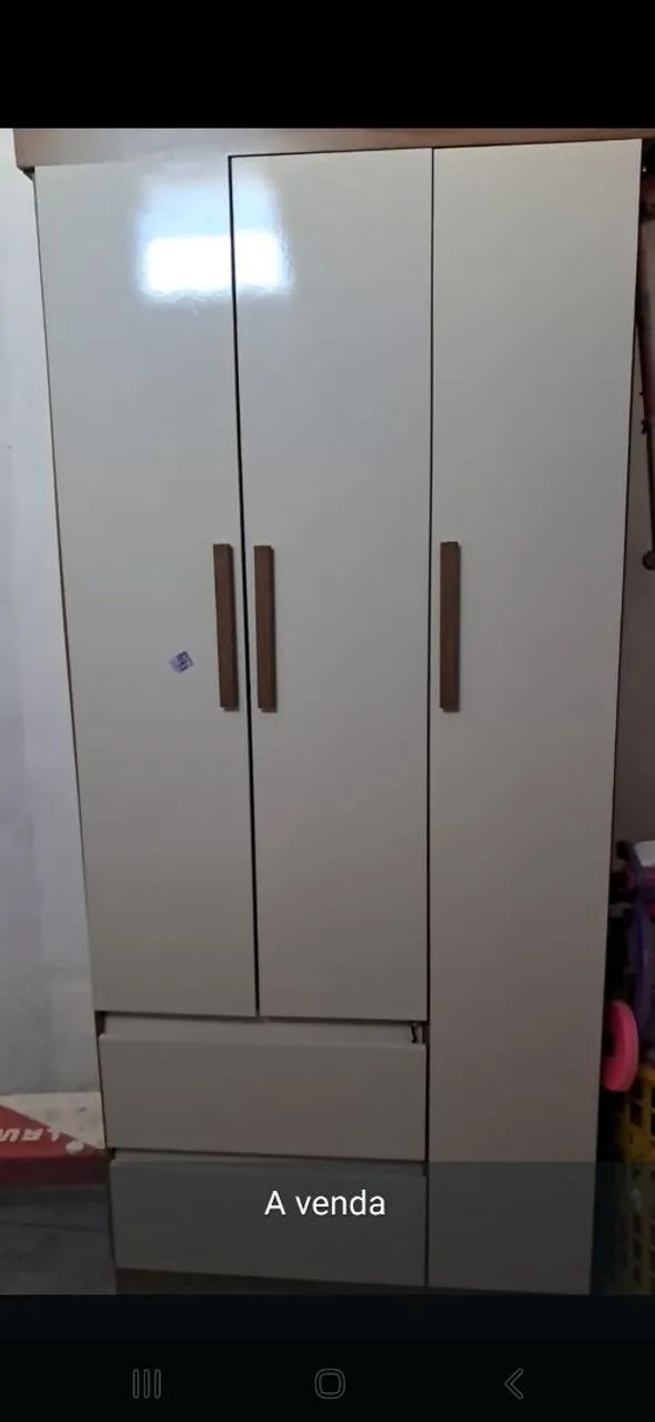 Guarda roupa pequeno