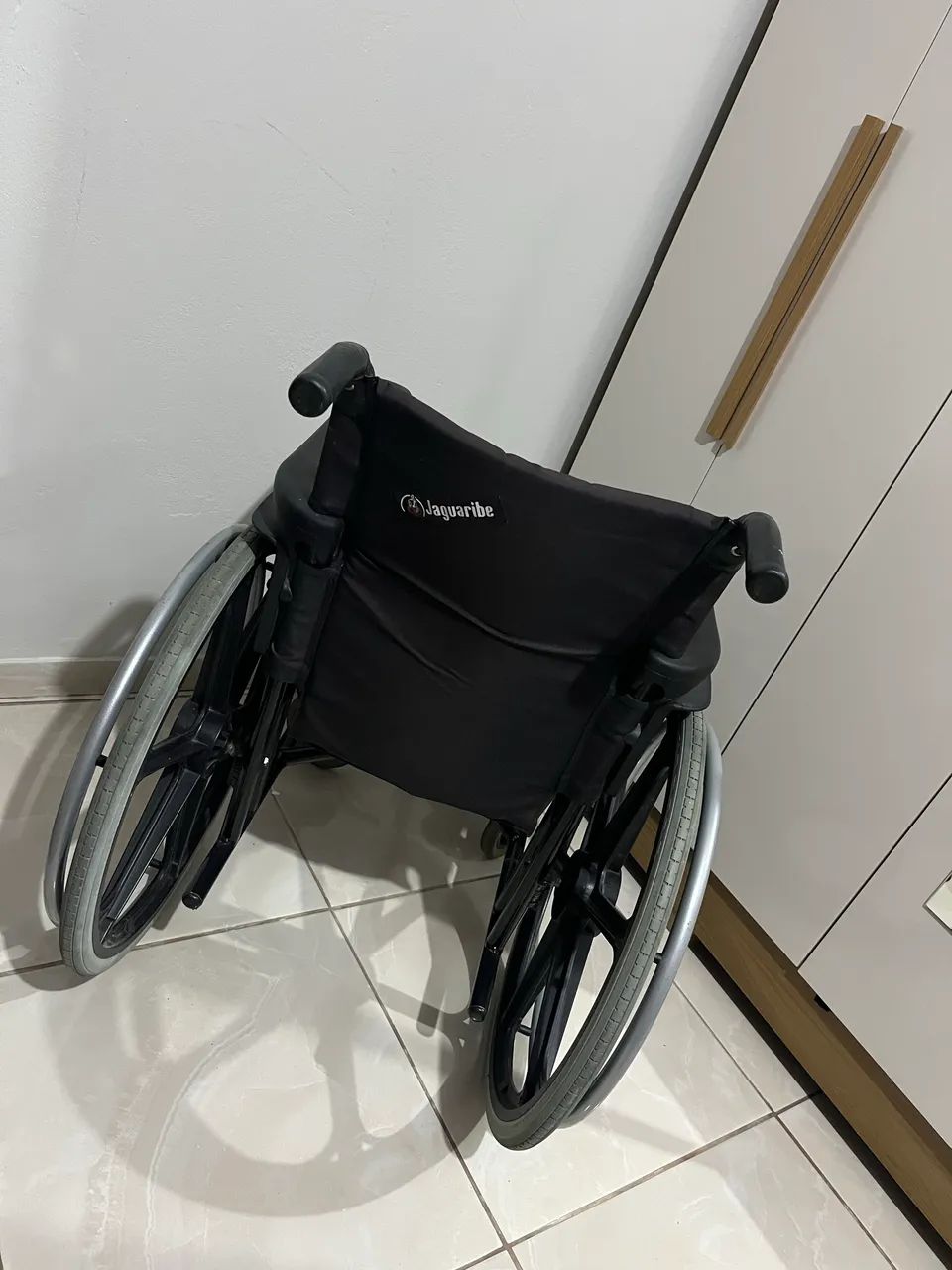 Vendo cadeira de rodas  - Foto 3