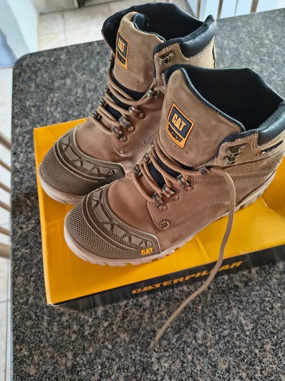 Bota Caterpillar 37 couro Original (Unisex) - Foto 2
