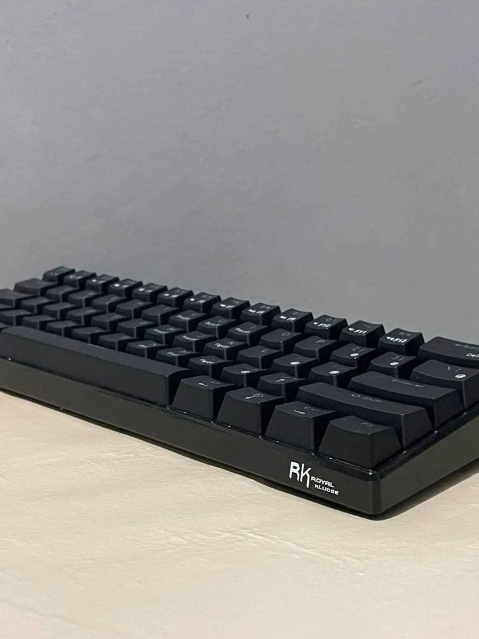 Teclado 60% Royal Kludge RK61.
