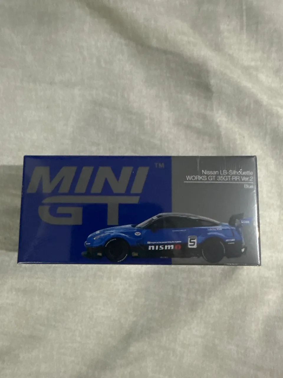 Mini GT Nissan LB GT 35GT-RR 1124