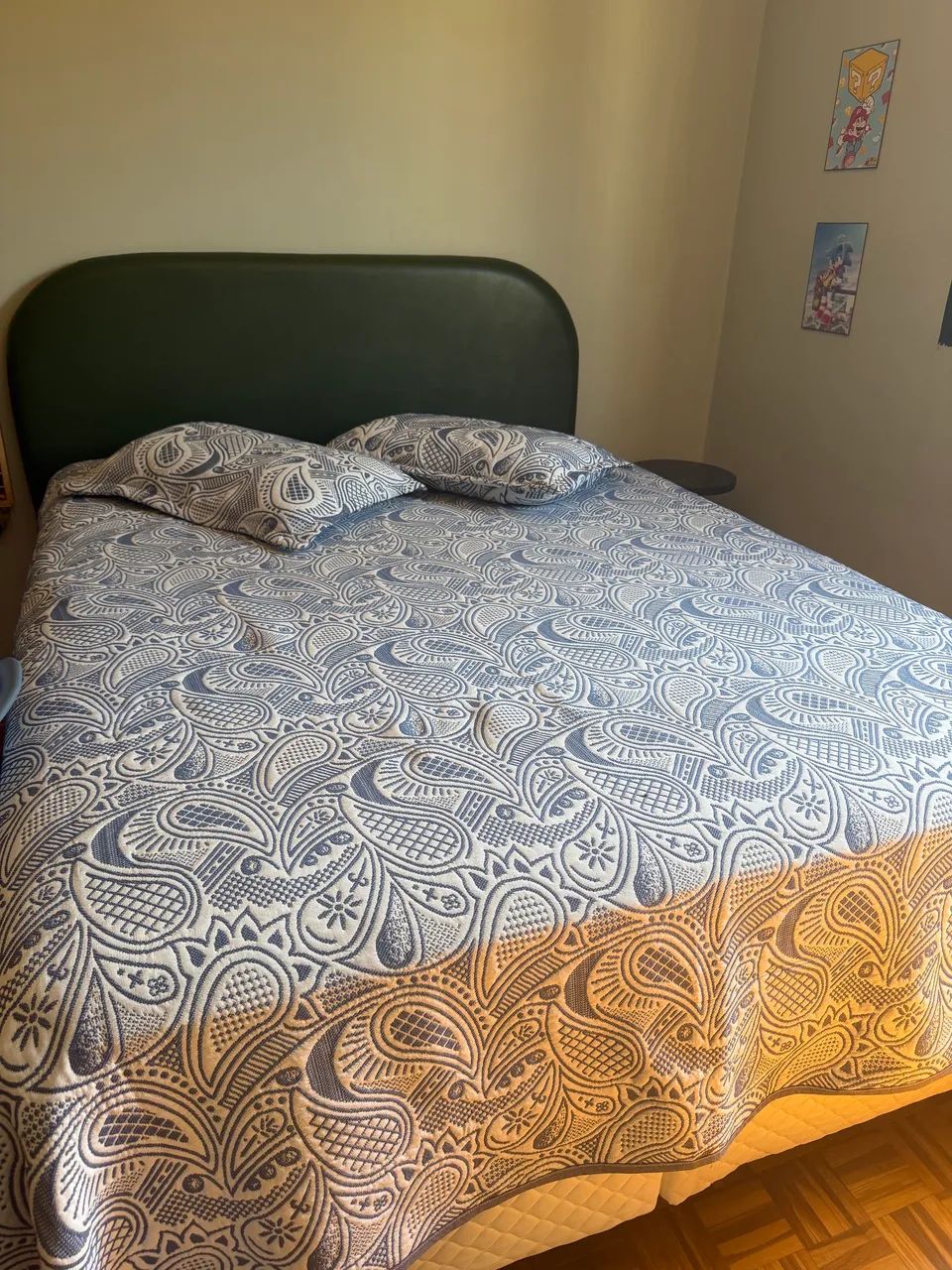 Cama Queen + cabeceira orgânica 